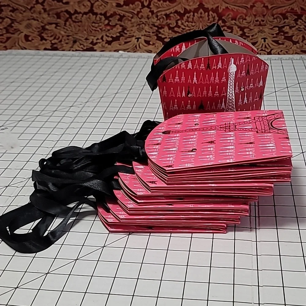 Gift Bag, 7 Pink and 1 Red Eiffel Tower Gift Bags,‎ Base 5.25x5.25 High 5.75 NIB